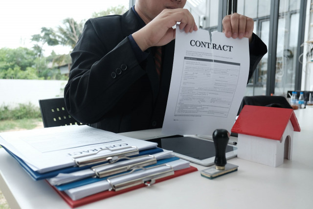 Navigating Contract Breaches in Perth: A Guide for Construction Professionals